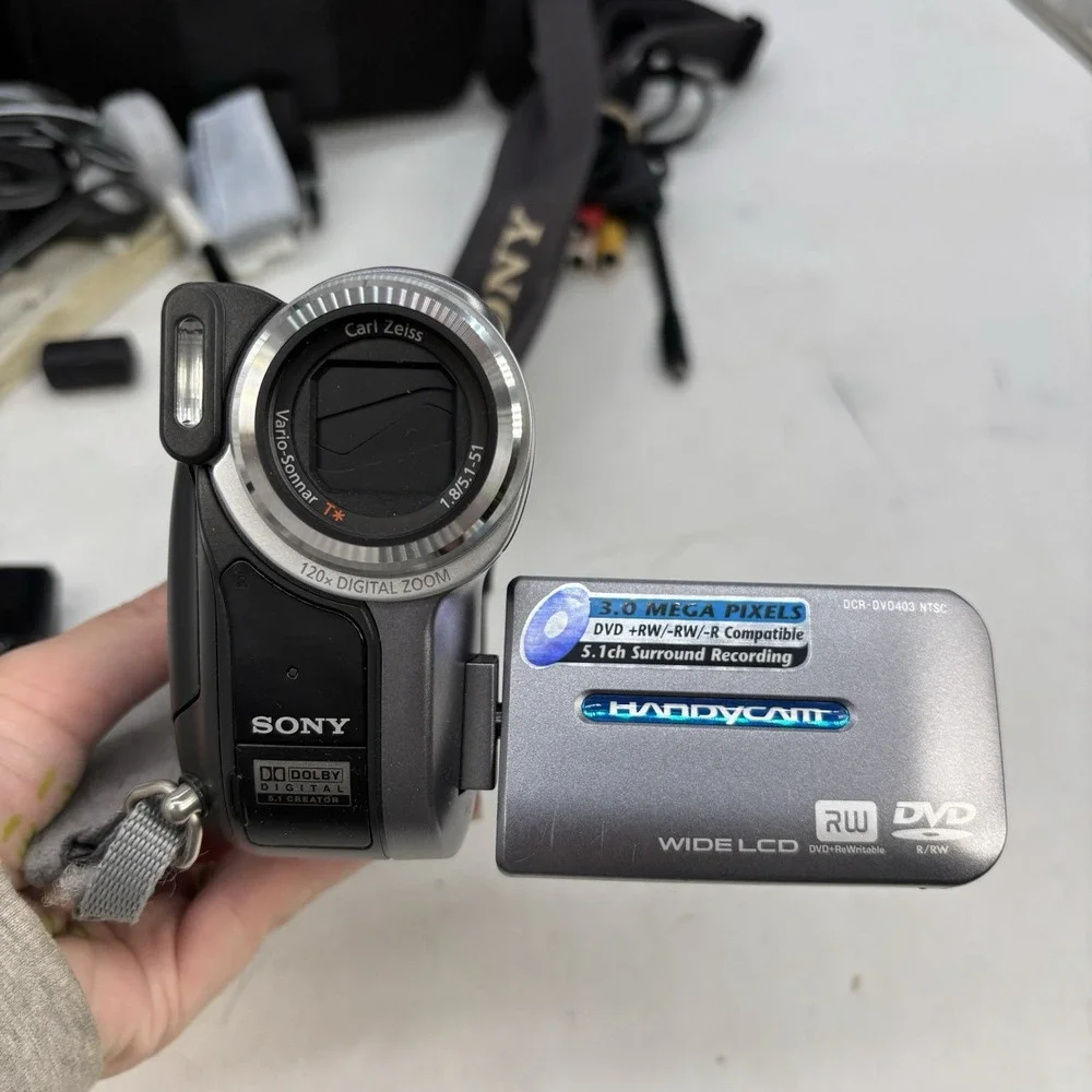 Sony DCR-HC90 NTSC Wide LCD Handycam Bundle Untested